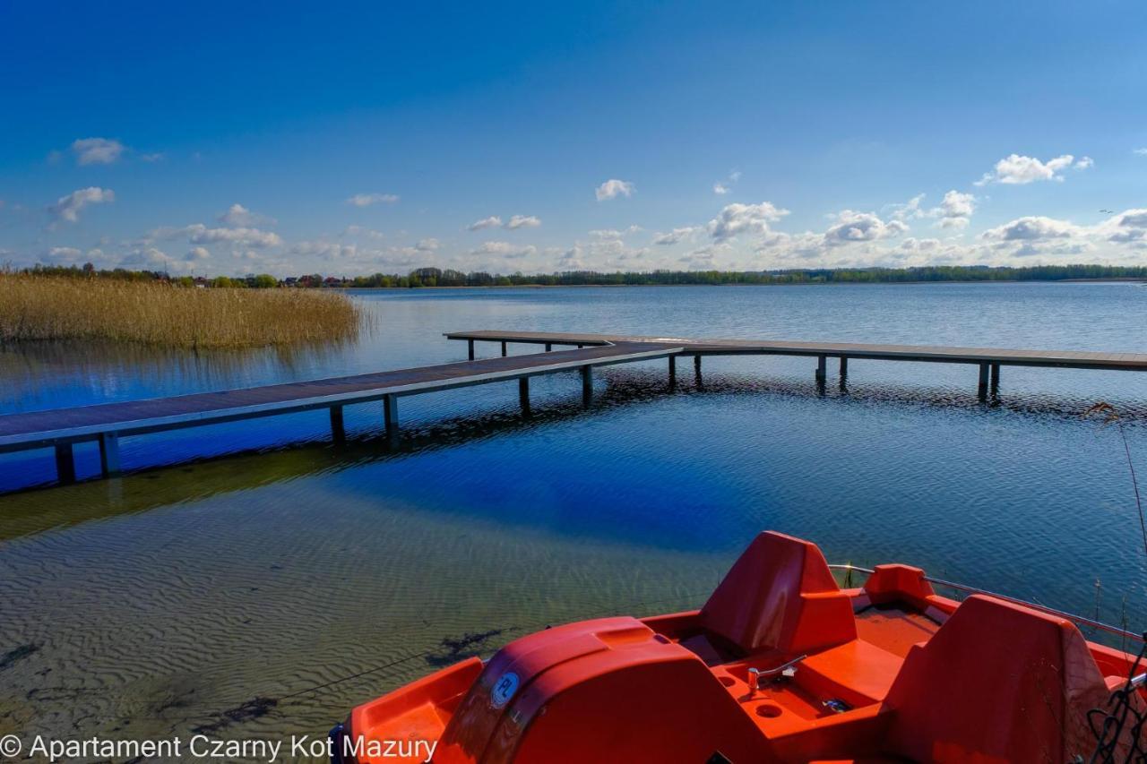 Czarny Kot Mazury Dom Caloroczny Villa Malkinie Exterior photo