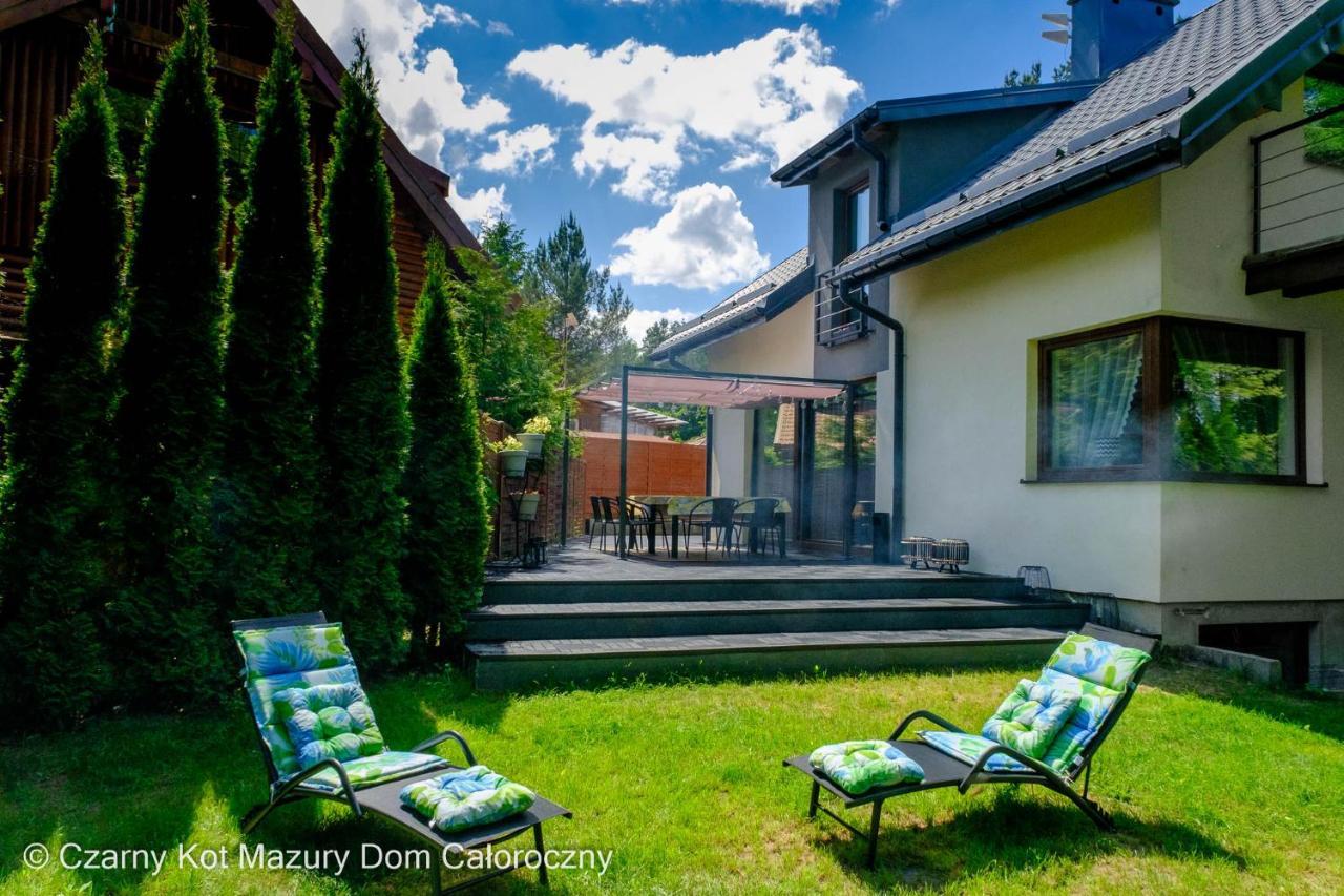 Czarny Kot Mazury Dom Caloroczny Villa Malkinie Exterior photo